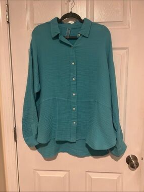Lou & Grey Relaxed Button-Front Women’s Top in Teal